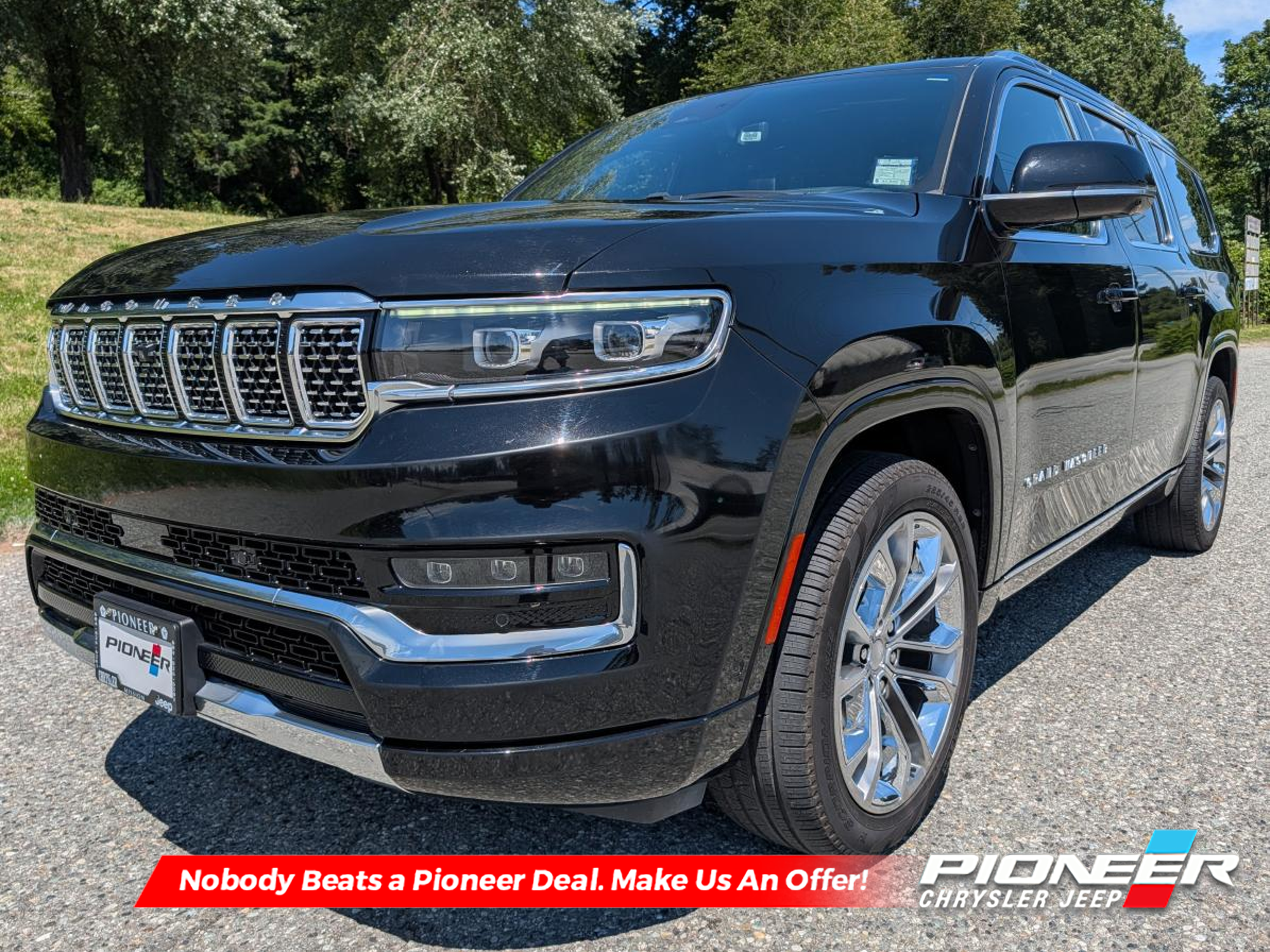 2023 Jeep Grand Wagoneer L Series II Luxury 3 Row SUV Loaded