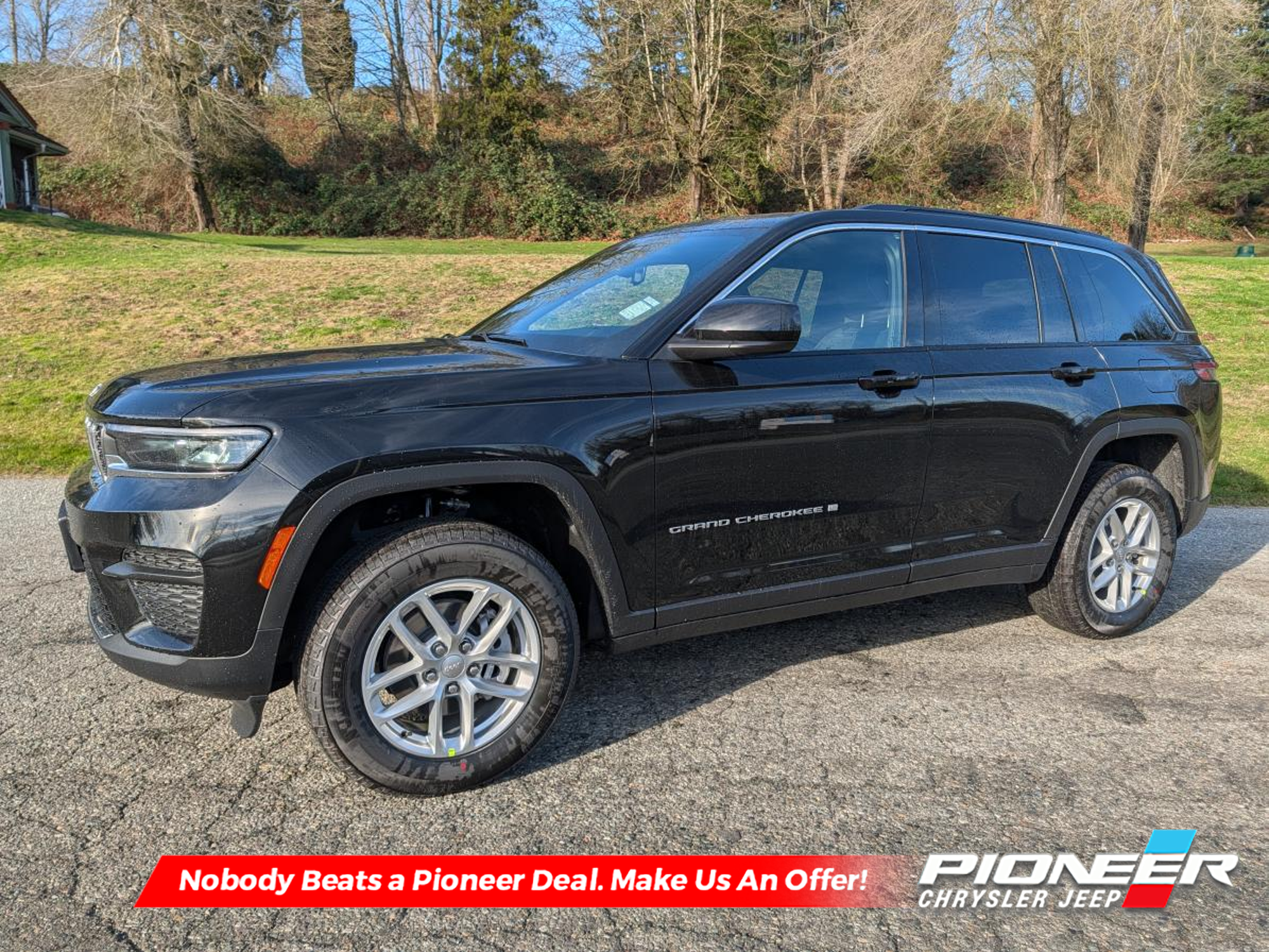2025 Jeep Grand Cherokee Laredo - Sunroof - Low Mileage