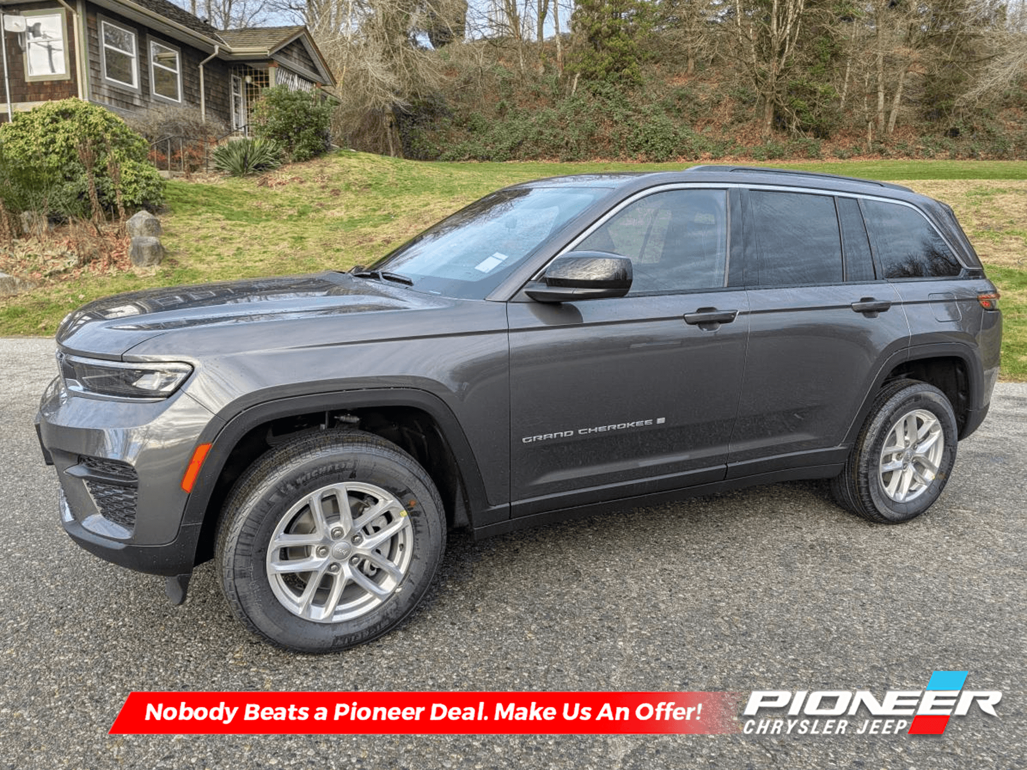 2025 Jeep Grand Cherokee Laredo - Low Mileage