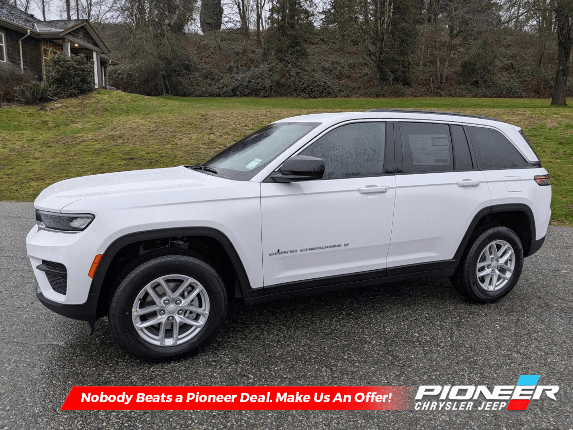 2025 Jeep Grand Cherokee Laredo - Low Mileage
