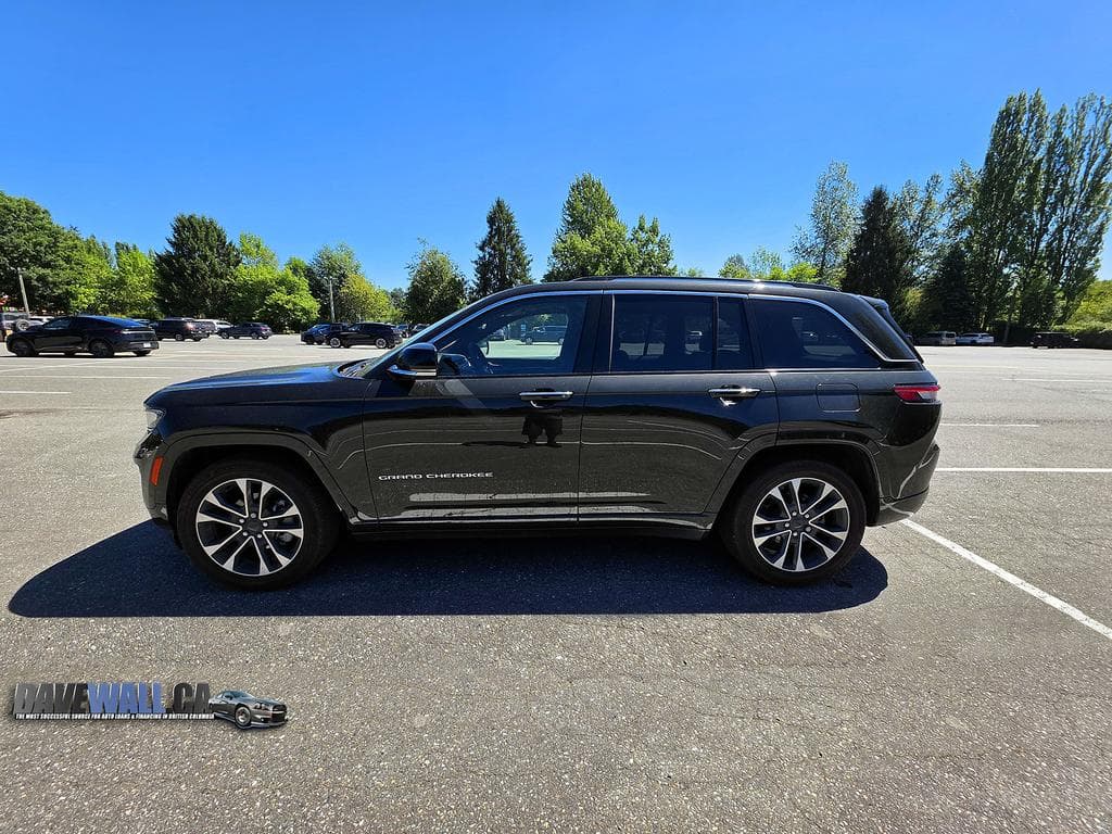 2023 Jeep Grand Cherokee Overland - Sunroof - Cooled Seats