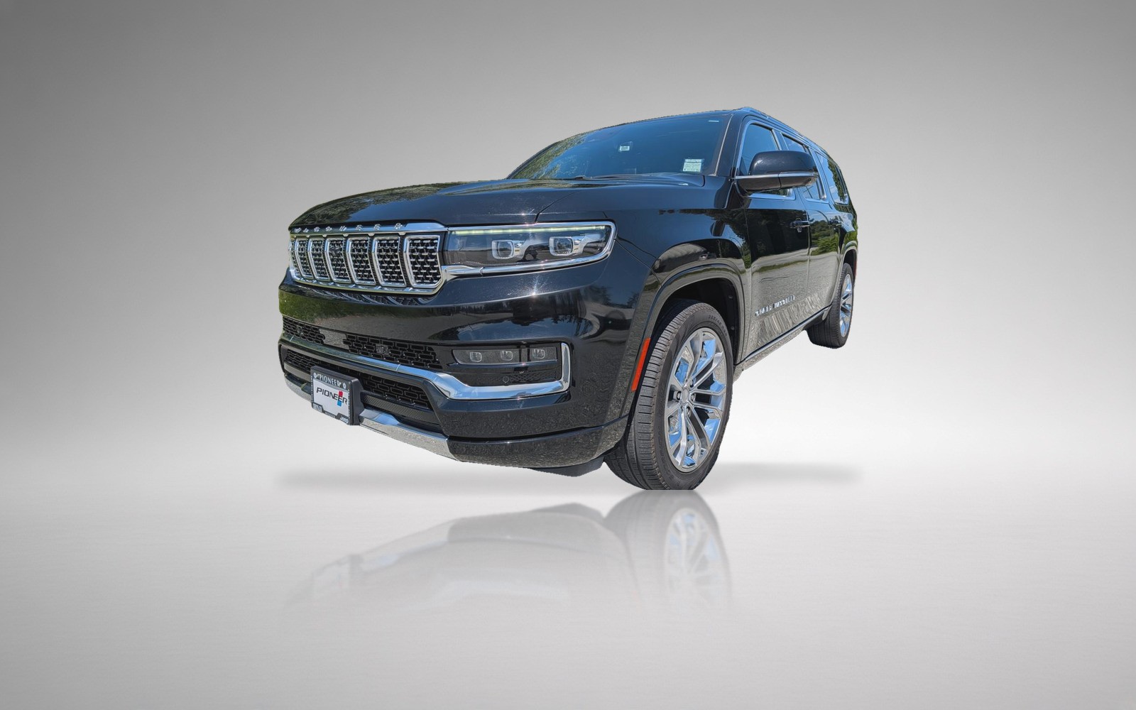 2023 Jeep Grand Wagoneer L Series Ii Luxury 3