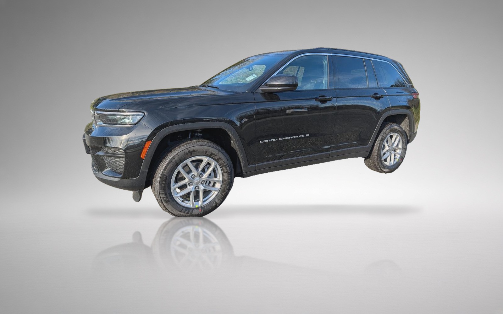 2025 Jeep Grand Cherokee Laredo - Sunroof