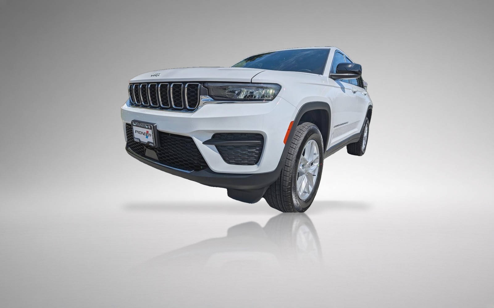2026 Jeep Grand Cherokee Laredo - Heated
