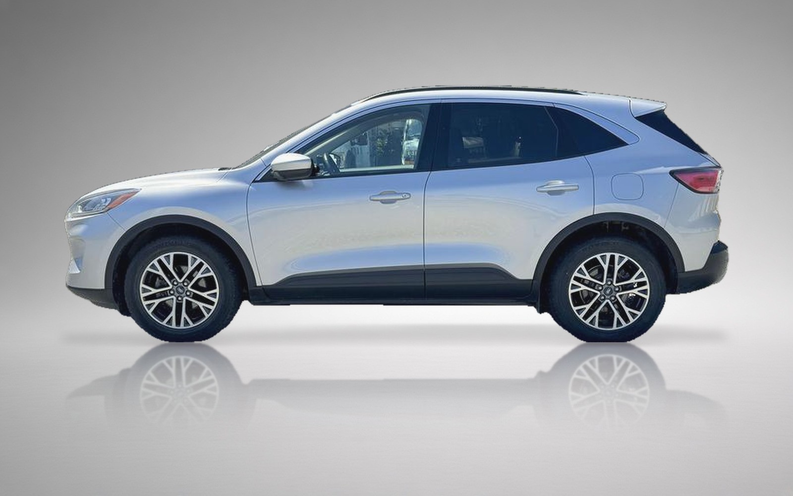 2020 Ford Escape 4 - Power Liftgate