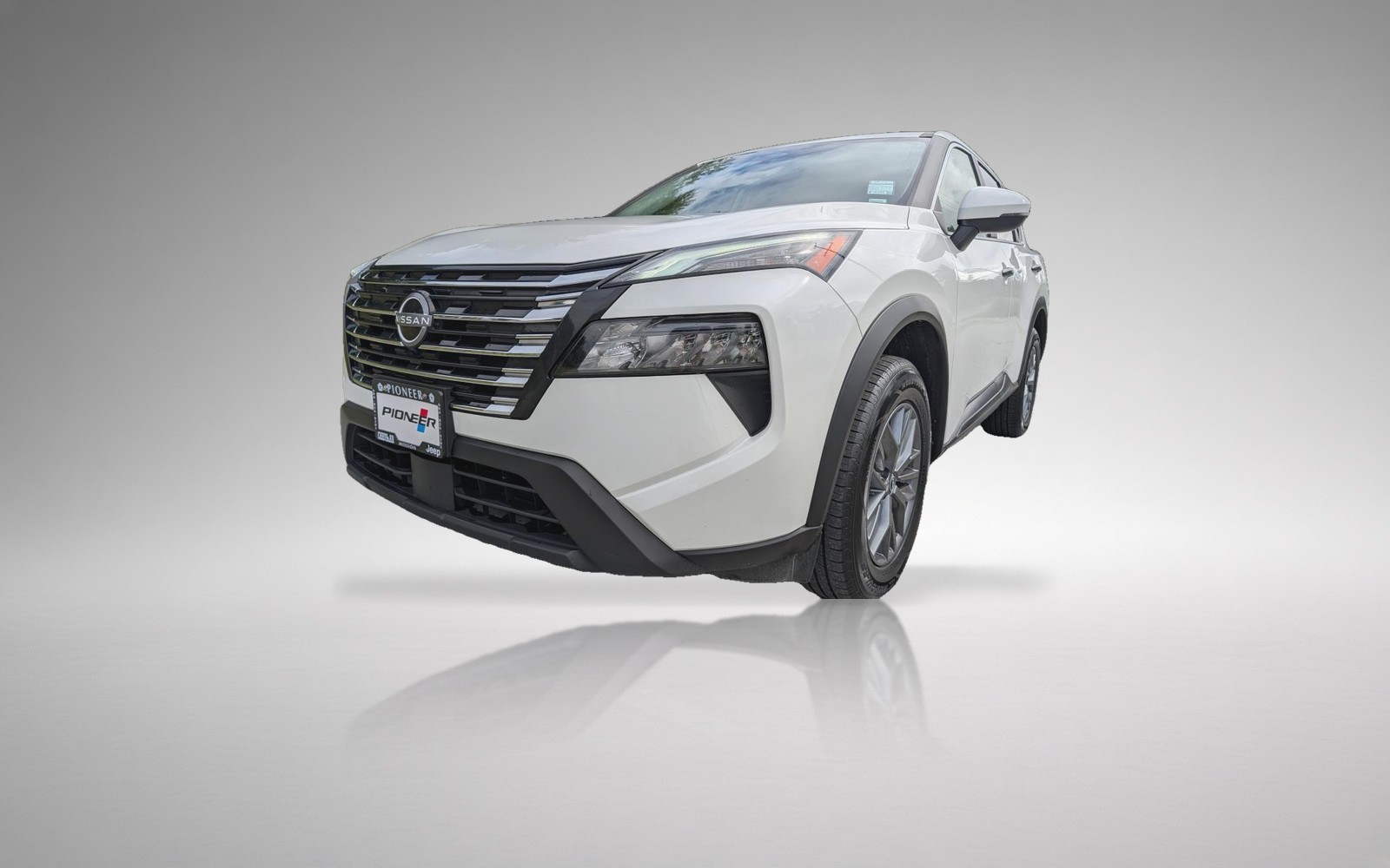 2025 Nissan Rogue S Alloy Wheels